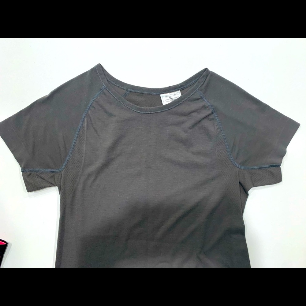 Nike gray workout tee